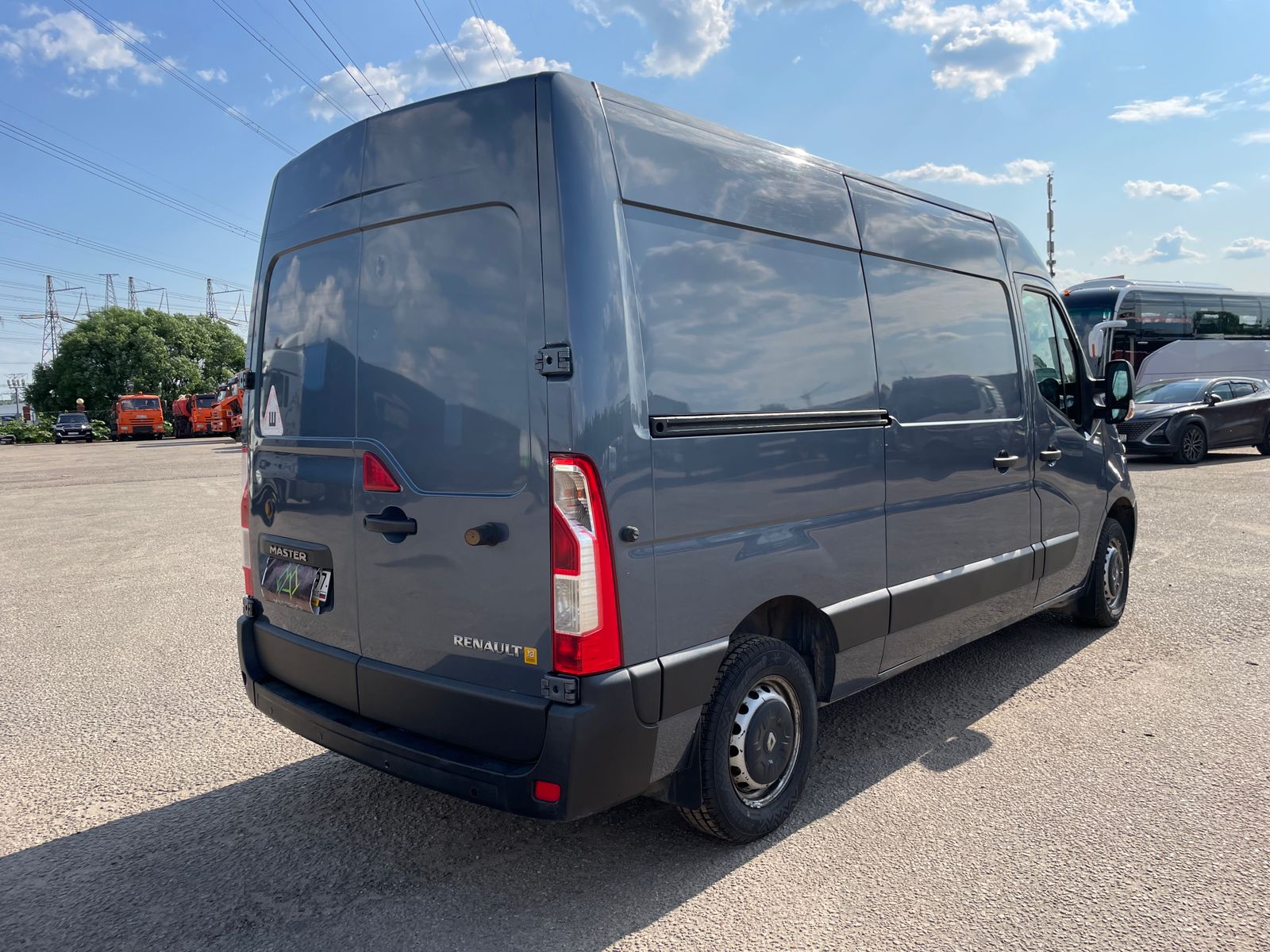 Цельнометаллический фургон  RENAULT MASTER год 2014