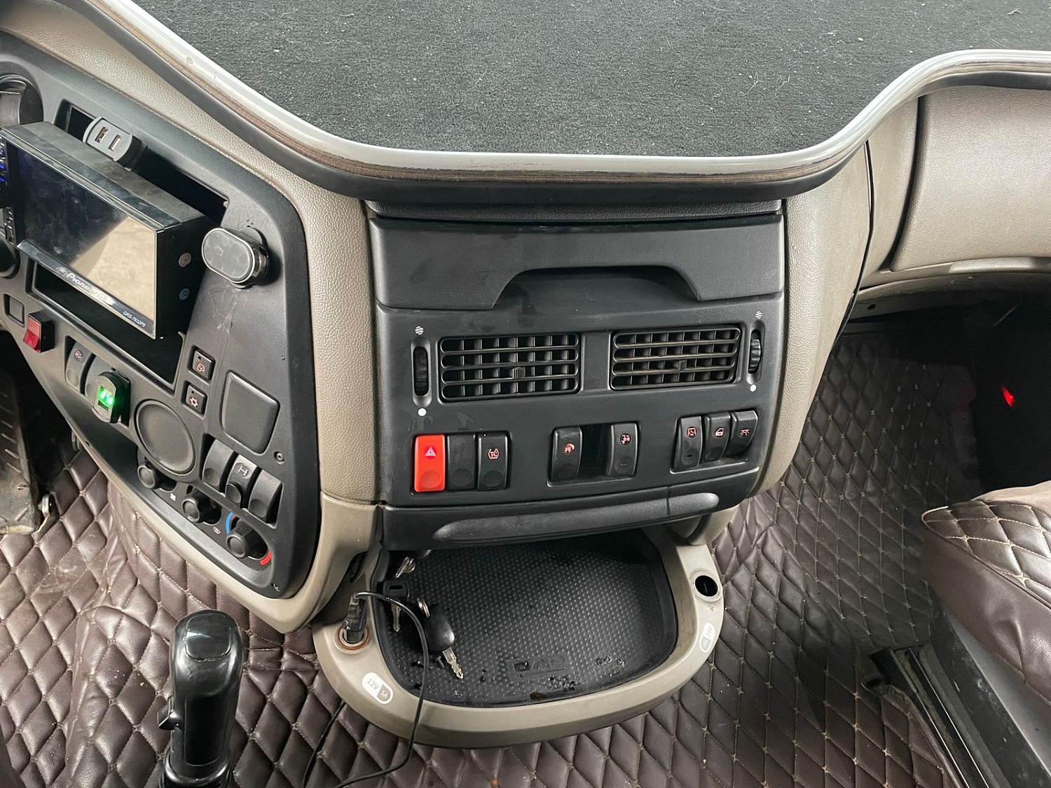 DAF XF 105. 2014 год