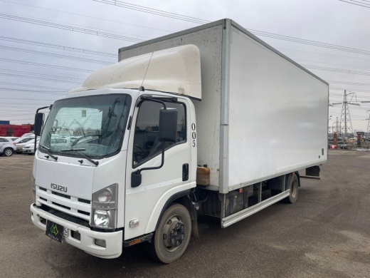 Бортовой грузовик Isuzu NQR90, год 2019 