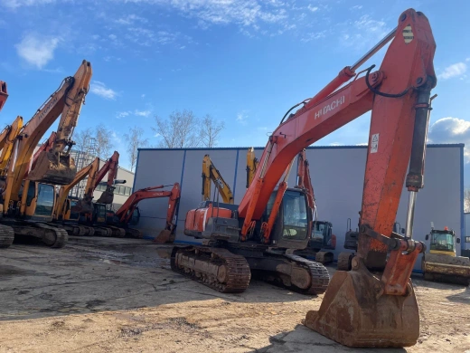 Гусеничный экскаватор Hitachi ZAXIS 330-3G год 2013