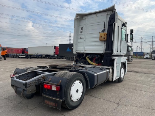 RENAULT MAGNUM. 2010 год 