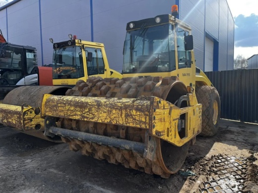 Грунтовой каток Bomag BW 215 D-40 год 2017