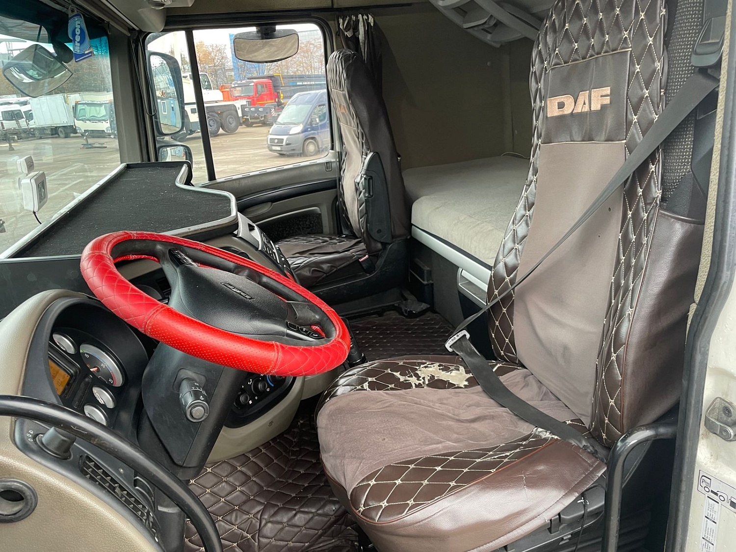 DAF XF 105. 2014 год