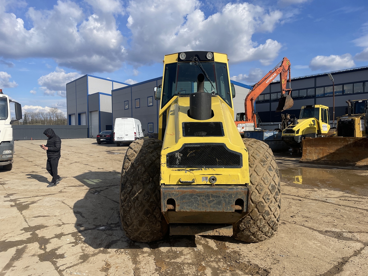 Грунтовой каток Bomag BW 215 D-40 год 2017
