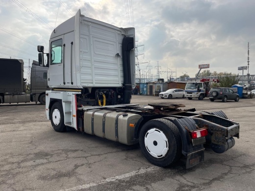 RENAULT MAGNUM . 2009 ujl