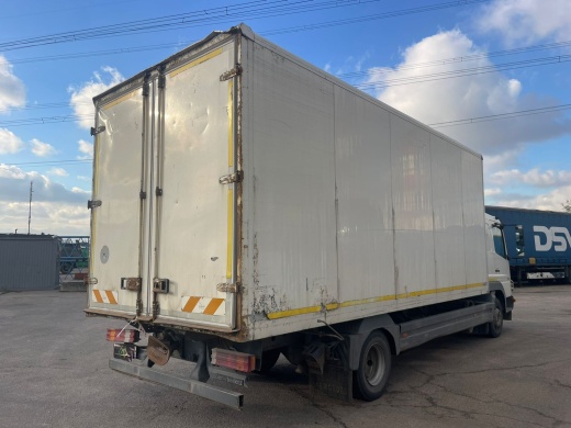 MERCEDES-BENZ ATEGO 818. 2007 год