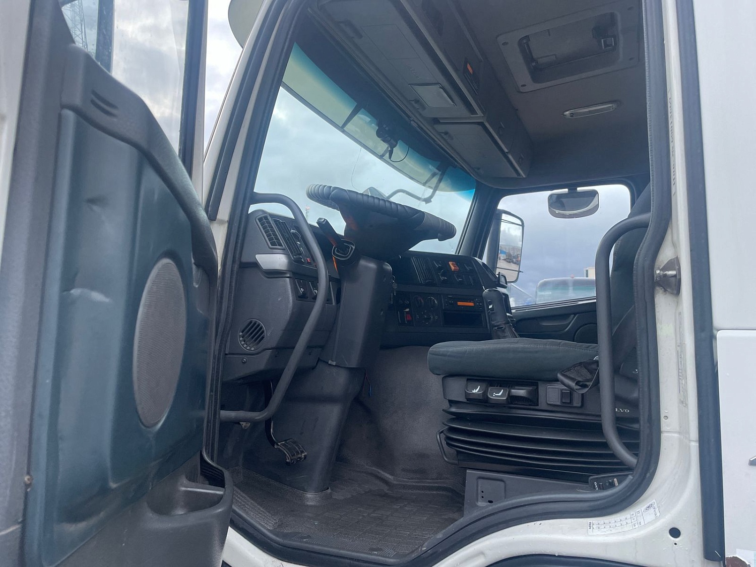 VOLVO FM 410. год 2013